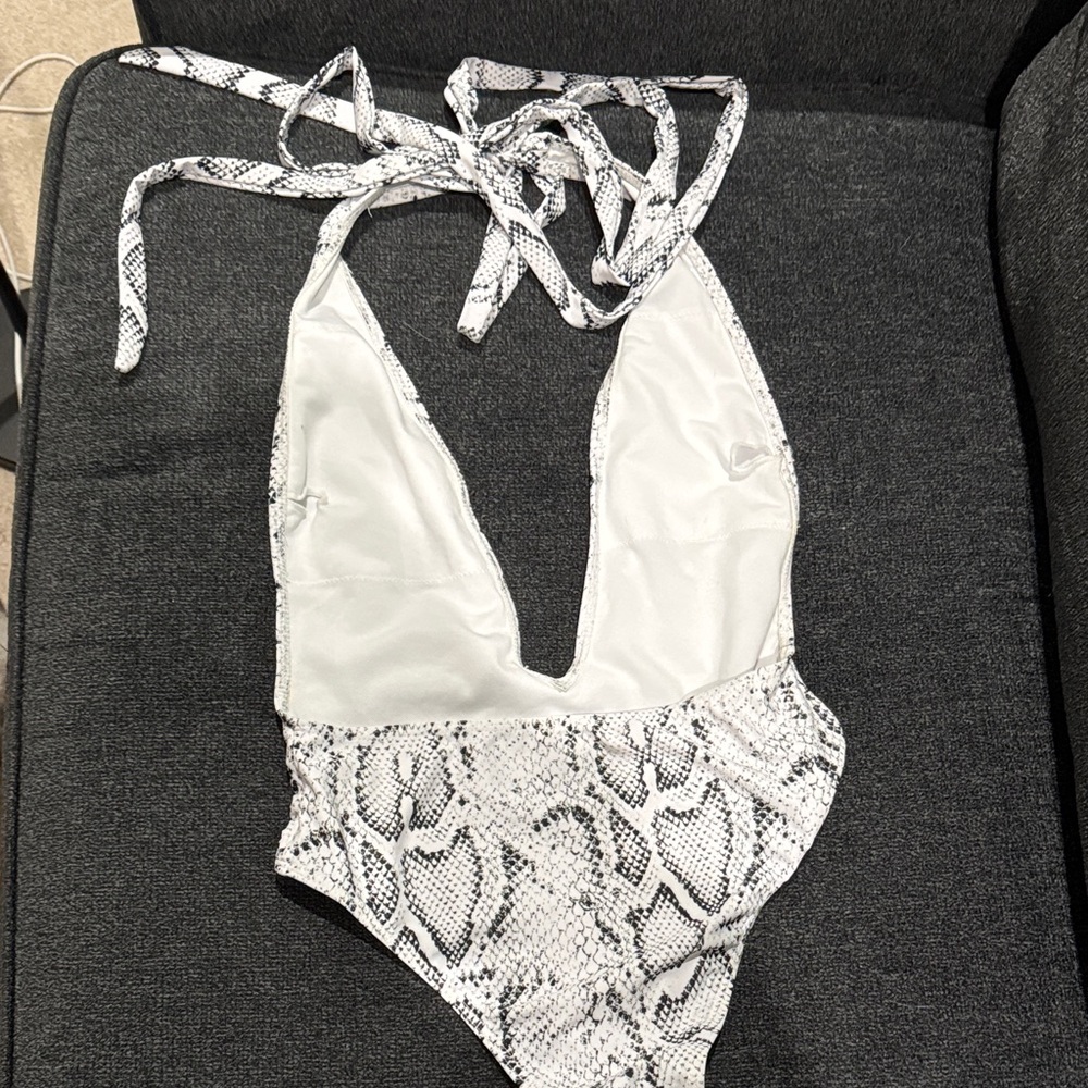 Sexy Snake Print Women's One Piece Deep Plunge Swimsuit - Picture 4 of 4